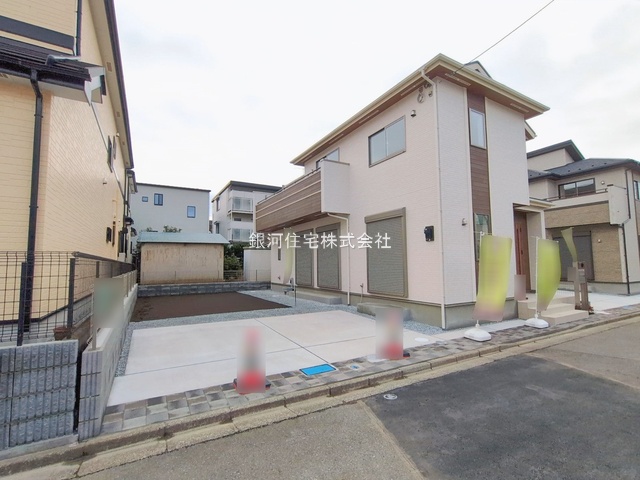 G00386033 埼玉県鴻巣市天神５丁目 新築一戸建て 3890万円 土地面積164.51m² (約49.76坪) 建物面積103.92m² (約31.43坪) 間取り４ＬＤＫ 築年月2026年02月【外観2】