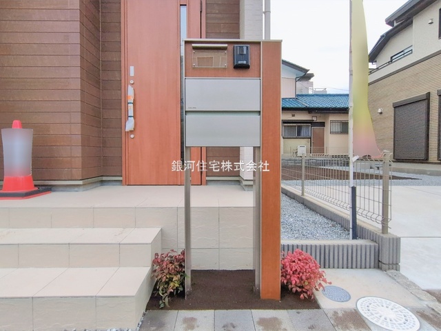 G00386033 埼玉県鴻巣市天神５丁目 新築一戸建て 3890万円 土地面積164.51m² (約49.76坪) 建物面積103.92m² (約31.43坪) 間取り４ＬＤＫ 築年月2026年02月【外観4】