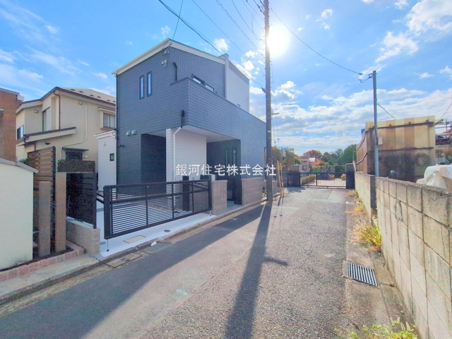 G00386034 東京都武蔵野市八幡町１丁目 新築一戸建て 8190万円 土地面積88.94m² (約26.90坪) 建物面積74.44m² (約22.51坪) 間取り３ＬＤＫ 築年月2025年06月(築１年以内)【外観3】