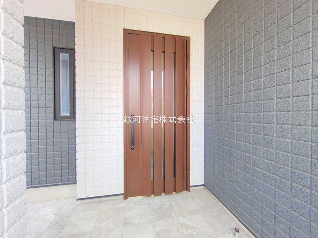 G00386034 東京都武蔵野市八幡町１丁目 新築一戸建て 8190万円 土地面積88.94m² (約26.90坪) 建物面積74.44m² (約22.51坪) 間取り３ＬＤＫ 築年月2025年06月(築１年以内)【外観9】