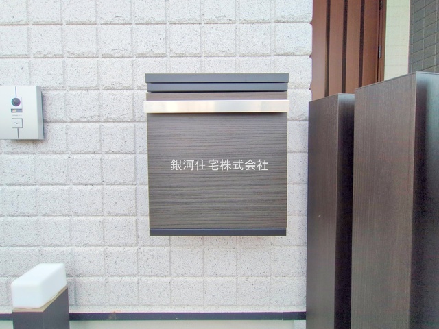 G00386034 東京都武蔵野市八幡町１丁目 新築一戸建て 8190万円 土地面積88.94m² (約26.90坪) 建物面積74.44m² (約22.51坪) 間取り３ＬＤＫ 築年月2025年06月(築１年以内)【外観12】