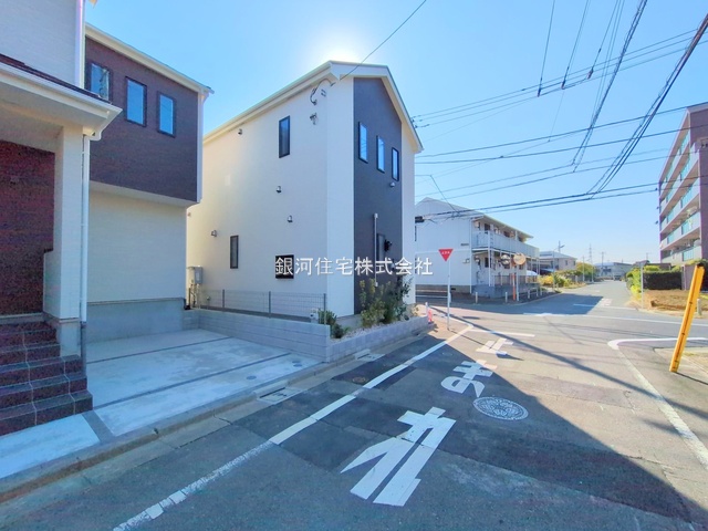 G00386045 東京都葛飾区東水元５丁目 新築一戸建て 4790万円 土地面積93.65m² (約28.32坪) 建物面積94.81m² (約28.68坪) 間取り４ＬＤＫ 築年月2025年10月(築１年以内)【外観14】