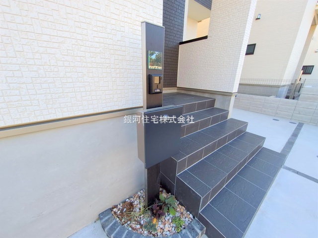 G00386047 東京都葛飾区東水元５丁目 新築一戸建て 4290万円 土地面積94.31m² (約28.52坪) 建物面積89.84m² (約27.17坪) 間取り４ＬＤＫ 築年月2025年11月(築１年以内)【外観8】