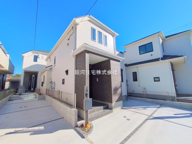 G00386048 東京都葛飾区東水元５丁目 新築一戸建て 4390万円 土地面積98.25m² (約29.72坪) 建物面積89.64m² (約27.11坪) 間取り３ＳＬＤＫ 築年月2025年10月(築１年以内)【外観2】