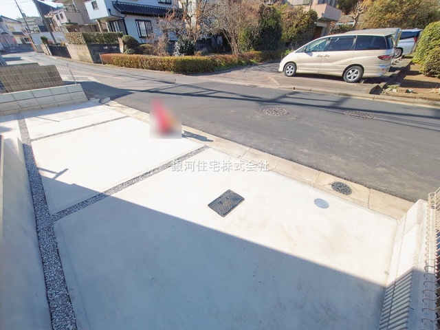 G00386059 埼玉県新座市石神４丁目 新築一戸建て 3990万円 土地面積100.05m² (約30.26坪) 建物面積86.94m² (約26.29坪) 間取り４ＬＤＫ 築年月2026年02月【外観5】