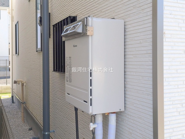 G00386059 埼玉県新座市石神４丁目 新築一戸建て 3990万円 土地面積100.05m² (約30.26坪) 建物面積86.94m² (約26.29坪) 間取り４ＬＤＫ 築年月2026年02月【外観10】