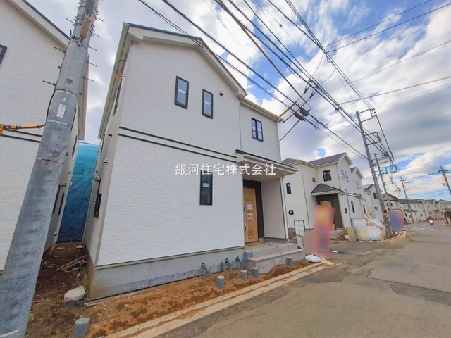 G00386060 埼玉県新座市石神４丁目 新築一戸建て 4090万円 土地面積100.04m² (約30.26坪) 建物面積88.39m² (約26.73坪) 間取り４ＬＤＫ 築年月2026年02月【外観11】