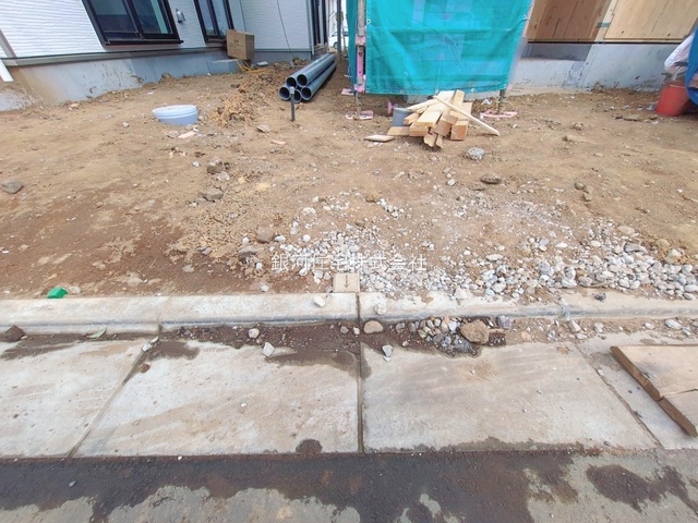 G00386060 埼玉県新座市石神４丁目 新築一戸建て 4090万円 土地面積100.04m² (約30.26坪) 建物面積88.39m² (約26.73坪) 間取り４ＬＤＫ 築年月2026年02月【外観15】