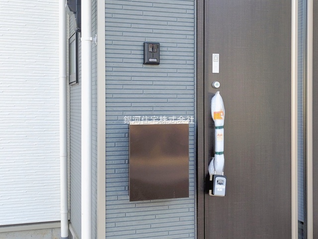 G00386061 埼玉県新座市石神４丁目 新築一戸建て 3890万円 土地面積100.04m² (約30.26坪) 建物面積87.77m² (約26.55坪) 間取り４ＬＤＫ 築年月2026年02月【外観4】