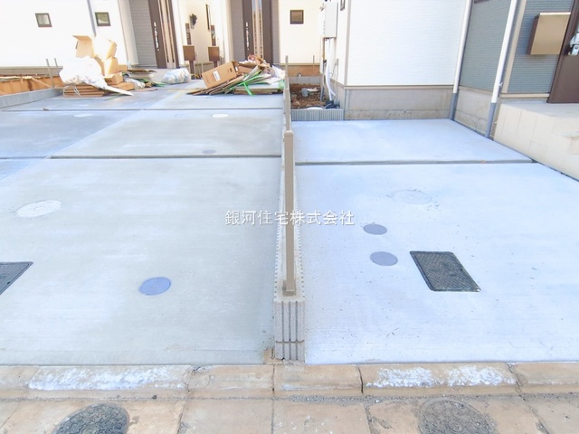 G00386061 埼玉県新座市石神４丁目 新築一戸建て 3890万円 土地面積100.04m² (約30.26坪) 建物面積87.77m² (約26.55坪) 間取り４ＬＤＫ 築年月2026年02月【外観7】