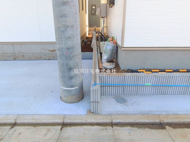 G00386061 埼玉県新座市石神４丁目 新築一戸建て 3890万円 土地面積100.04m² (約30.26坪) 建物面積87.77m² (約26.55坪) 間取り４ＬＤＫ 築年月2026年02月【外観8】