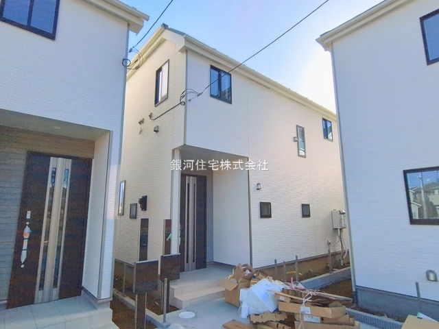 G00386062 埼玉県新座市石神４丁目 新築一戸建て 3490万円 土地面積100.07m² (約30.27坪) 建物面積85.50m² (約25.86坪) 間取り３ＳＬＤＫ 築年月2026年02月【外観4】