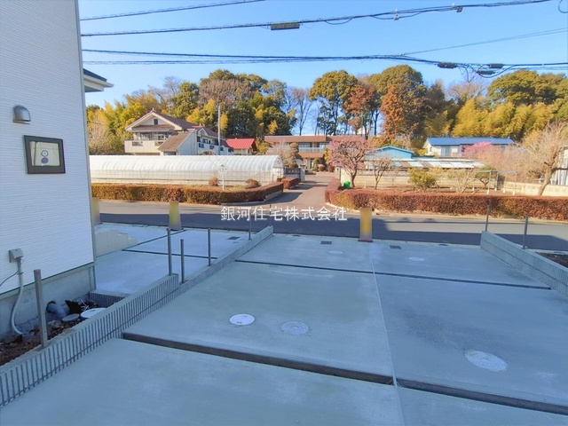 G00386062 埼玉県新座市石神４丁目 新築一戸建て 3490万円 土地面積100.07m² (約30.27坪) 建物面積85.50m² (約25.86坪) 間取り３ＳＬＤＫ 築年月2026年02月【外観5】