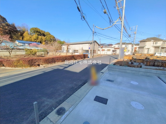 G00386062 埼玉県新座市石神４丁目 新築一戸建て 3490万円 土地面積100.07m² (約30.27坪) 建物面積85.50m² (約25.86坪) 間取り３ＳＬＤＫ 築年月2026年02月【外観9】