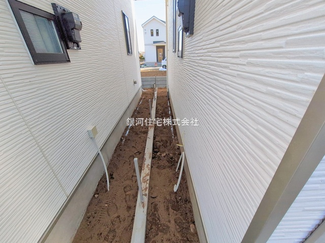 G00386062 埼玉県新座市石神４丁目 新築一戸建て 3490万円 土地面積100.07m² (約30.27坪) 建物面積85.50m² (約25.86坪) 間取り３ＳＬＤＫ 築年月2026年02月【外観11】