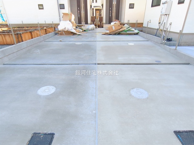 G00386063 埼玉県新座市石神４丁目 新築一戸建て 3390万円 土地面積100.07m² (約30.27坪) 建物面積86.11m² (約26.04坪) 間取り４ＬＤＫ 築年月2026年02月【外観7】