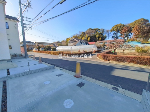 G00386063 埼玉県新座市石神４丁目 新築一戸建て 3390万円 土地面積100.07m² (約30.27坪) 建物面積86.11m² (約26.04坪) 間取り４ＬＤＫ 築年月2026年02月【外観12】