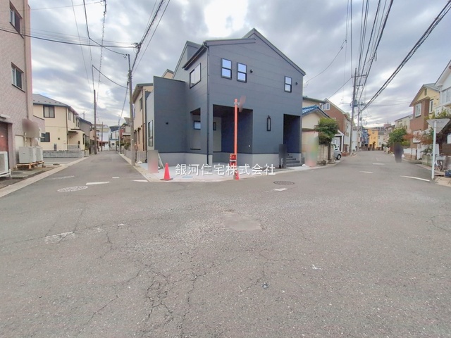 G00386067 埼玉県新座市石神３丁目 新築一戸建て 3880万円 土地面積89.84m² (約27.17坪) 建物面積97.60m² (約29.52坪) 間取り４ＬＤＫ 築年月2025年12月(築１年以内)【外観3】