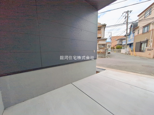 G00386067 埼玉県新座市石神３丁目 新築一戸建て 3880万円 土地面積89.84m² (約27.17坪) 建物面積97.60m² (約29.52坪) 間取り４ＬＤＫ 築年月2025年12月(築１年以内)【外観4】