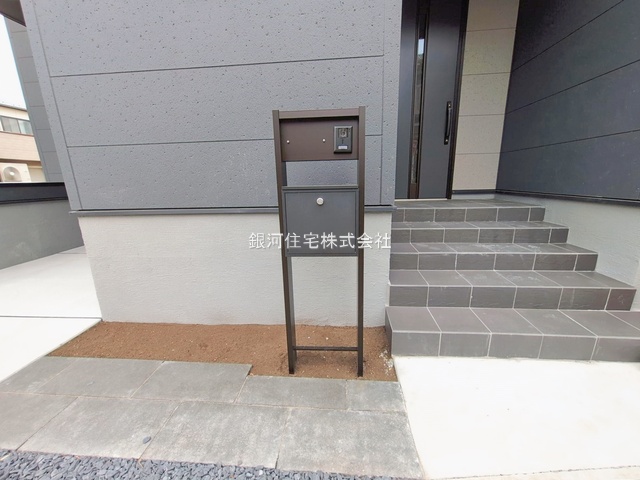 G00386067 埼玉県新座市石神３丁目 新築一戸建て 3880万円 土地面積89.84m² (約27.17坪) 建物面積97.60m² (約29.52坪) 間取り４ＬＤＫ 築年月2025年12月(築１年以内)【外観7】