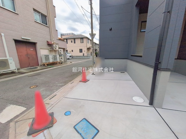 G00386067 埼玉県新座市石神３丁目 新築一戸建て 3880万円 土地面積89.84m² (約27.17坪) 建物面積97.60m² (約29.52坪) 間取り４ＬＤＫ 築年月2025年12月(築１年以内)【外観16】