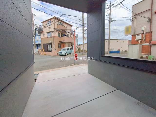 G00386067 埼玉県新座市石神３丁目 新築一戸建て 3880万円 土地面積89.84m² (約27.17坪) 建物面積97.60m² (約29.52坪) 間取り４ＬＤＫ 築年月2025年12月(築１年以内)【外観18】