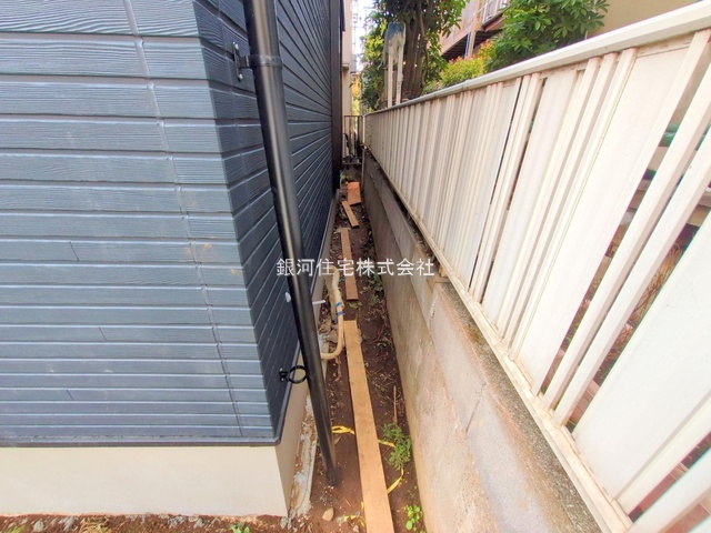 G00386069 東京都大田区上池台３丁目 新築一戸建て 8980万円 土地面積99.59m² (約30.12坪) 建物面積105.57m² (約31.93坪) 間取り３ＳＬＤＫ 築年月2025年12月(築１年以内)【外観14】