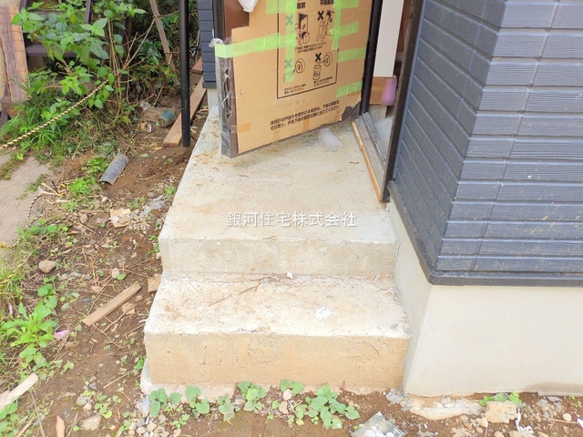 G00386069 東京都大田区上池台３丁目 新築一戸建て 8980万円 土地面積99.59m² (約30.12坪) 建物面積105.57m² (約31.93坪) 間取り３ＳＬＤＫ 築年月2025年12月(築１年以内)【外観18】