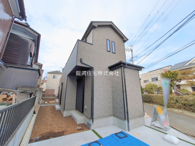 G00386110 東京都東村山市多摩湖町３丁目 新築一戸建て 3990万円 土地面積125.60m² (約37.99坪) 建物面積92.53m² (約27.99坪) 間取り４ＬＤＫ 築年月2026年01月【外観2】