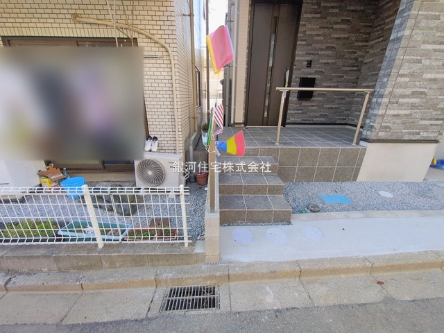 G00386269 千葉県習志野市藤崎２丁目 新築一戸建て 5388万円 土地面積67.66m² (約20.46坪) 建物面積120.47m² (約36.44坪) 間取り４ＬＤＫ 築年月2026年01月(築１年以内)【外観4】