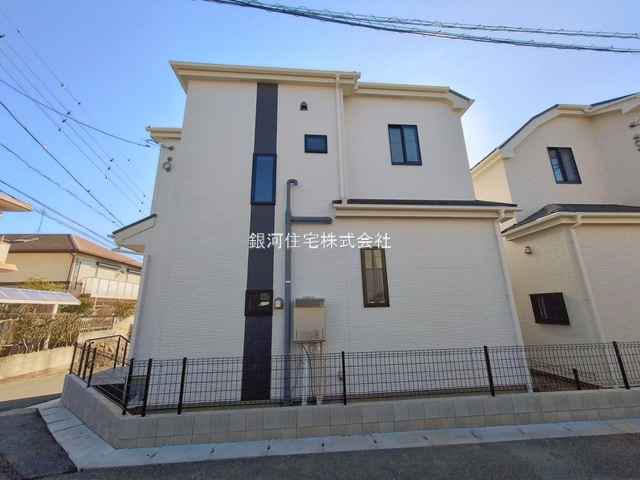 G00386287 千葉県八千代市八千代台東２丁目 新築一戸建て 4290万円 土地面積115.50m² (約34.93坪) 建物面積98.53m² (約29.80坪) 間取り４ＬＤＫ 築年月2026年01月(築１年以内)【外観16】