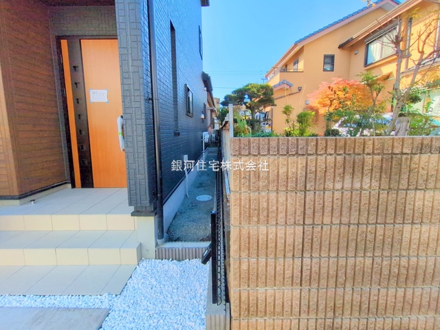 G00386349 神奈川県相模原市中央区上溝 新築一戸建て 3980万円 土地面積112.07m² (約33.90坪) 建物面積101.16m² (約30.60坪) 間取り４ＬＤＫ 築年月2025年11月(築１年以内)【外観5】