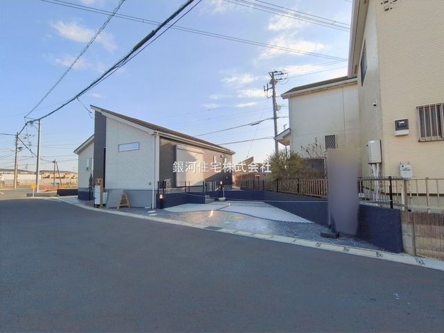 G00386442 千葉県四街道市内黒田 新築一戸建て 3990万円 土地面積192.87m² (約58.34坪) 建物面積88.60m² (約26.80坪) 間取り３ＬＤＫ 築年月2025年03月(築１年以内)【外観2】