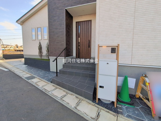 G00386442 千葉県四街道市内黒田 新築一戸建て 3990万円 土地面積192.87m² (約58.34坪) 建物面積88.60m² (約26.80坪) 間取り３ＬＤＫ 築年月2025年03月(築１年以内)【外観8】