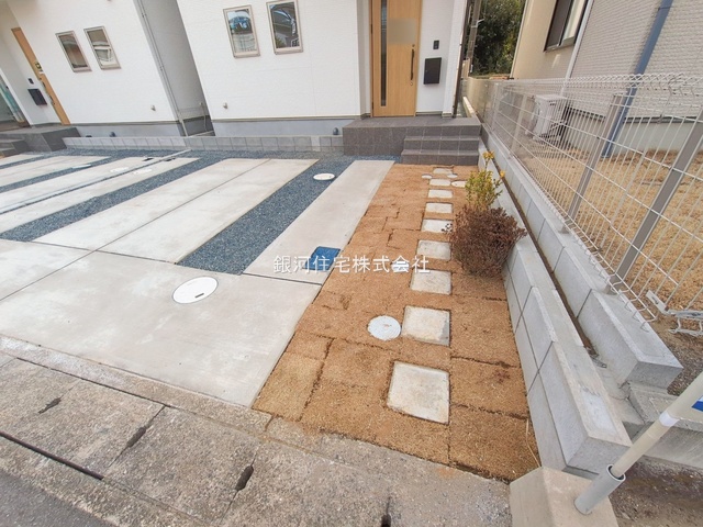 G00386446 千葉県習志野市香澄５丁目 新築一戸建て 5699万円 土地面積114.79m² (約34.72坪) 建物面積103.51m² (約31.31坪) 間取り４ＬＤＫ 築年月2026年02月【外観12】