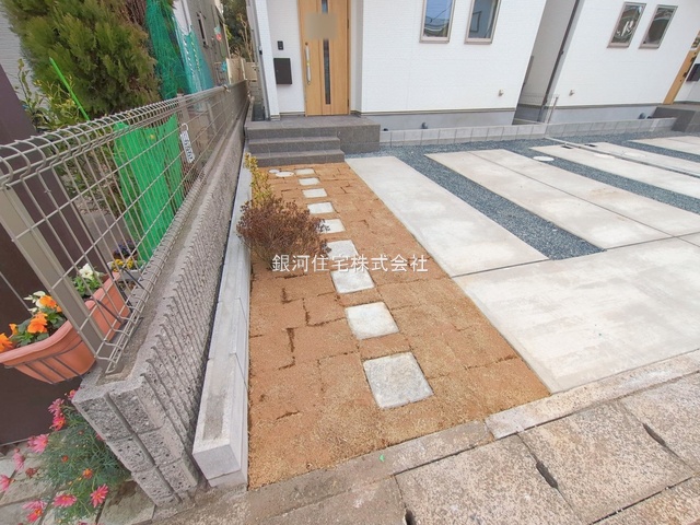 G00386447 千葉県習志野市香澄５丁目 新築一戸建て 5699万円 土地面積114.80m² (約34.72坪) 建物面積103.51m² (約31.31坪) 間取り４ＬＤＫ 築年月2026年02月【外観6】