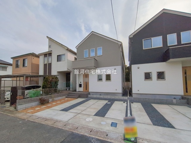 G00386447 千葉県習志野市香澄５丁目 新築一戸建て 5699万円 土地面積114.80m² (約34.72坪) 建物面積103.51m² (約31.31坪) 間取り４ＬＤＫ 築年月2026年02月【外観11】