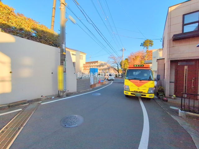 G00386487 東京都町田市忠生２丁目 新築一戸建て 3480万円 土地面積96.25m² (約29.11坪) 建物面積92.94m² (約28.11坪) 間取り３ＬＤＫ 築年月2026年06月【外観9】