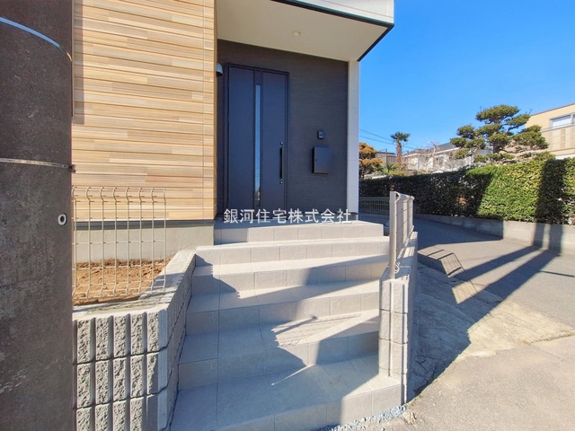 G00386623 千葉県四街道市大日 新築一戸建て 3788万円 土地面積132.51m² (約40.08坪) 建物面積105.64m² (約31.95坪) 間取り４ＬＤＫ 築年月2026年01月(築１年以内)【外観4】