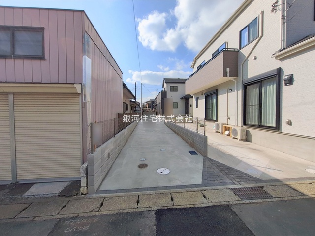 G00386631 千葉県松戸市松飛台 新築一戸建て 4590万円 土地面積233.05m² (約70.49坪) 建物面積101.85m² (約30.80坪) 間取り４ＬＤＫ 築年月2026年02月【外観2】