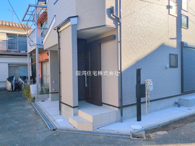 G00386821 千葉県市川市新田１丁目 新築一戸建て 3980万円 土地面積46.31m² (約14.00坪) 建物面積74.31m² (約22.47坪) 間取り２ＳＬＤＫ 築年月2025年12月(築１年以内)【外観7】