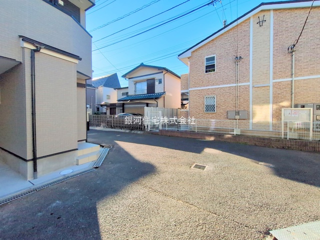 G00386821 千葉県市川市新田１丁目 新築一戸建て 3980万円 土地面積46.31m² (約14.00坪) 建物面積74.31m² (約22.47坪) 間取り２ＳＬＤＫ 築年月2025年12月(築１年以内)【外観11】