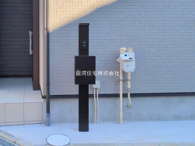 G00386821 千葉県市川市新田１丁目 新築一戸建て 3980万円 土地面積46.31m² (約14.00坪) 建物面積74.31m² (約22.47坪) 間取り２ＳＬＤＫ 築年月2025年12月(築１年以内)【外観16】