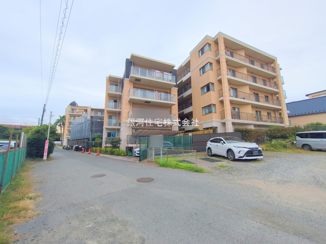 G00386922 神奈川県茅ヶ崎市汐見台 中古マンション 4580万円 専有面積75.25m² (約22.76坪) 間取り２ＬＤＫ 所在階2階 築年月2008年10月(築17年)【外観9】