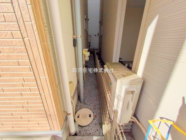 G00386930 埼玉県川口市青木２丁目 中古一戸建て 3899万円 土地面積61.01m² (約18.45坪) 建物面積97.28m² (約29.42坪) 間取り３ＬＤＫ 築年月2017年11月(築8年)【外観4】