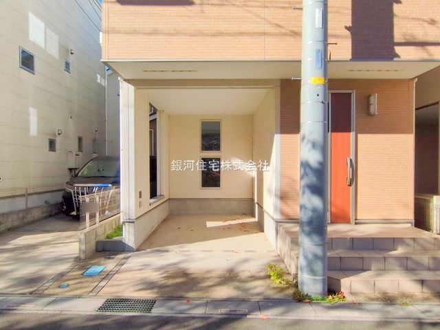 G00386930 埼玉県川口市青木２丁目 中古一戸建て 3899万円 土地面積61.01m² (約18.45坪) 建物面積97.28m² (約29.42坪) 間取り３ＬＤＫ 築年月2017年11月(築8年)【外観8】