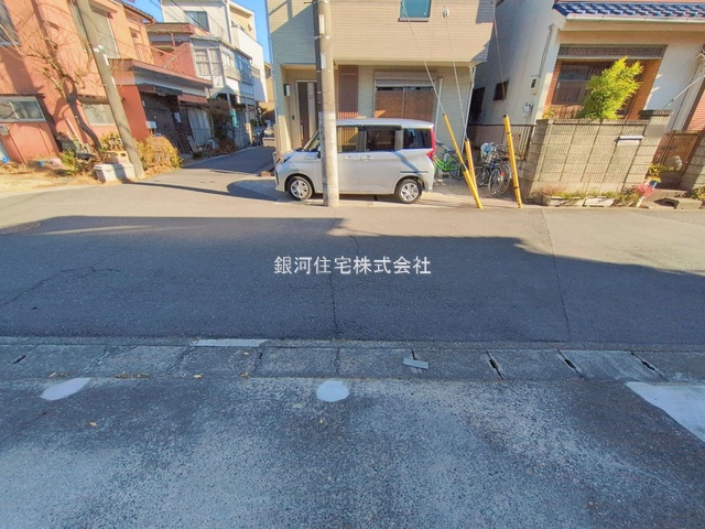 G00386940 埼玉県草加市谷塚町 中古一戸建て 3499万円 土地面積109.46m² (約33.11坪) 建物面積99.36m² (約30.05坪) 間取り３ＬＤＫ 築年月1998年11月(築27年)【外観12】