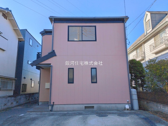G00386940 埼玉県草加市谷塚町 中古一戸建て 3499万円 土地面積109.46m² (約33.11坪) 建物面積99.36m² (約30.05坪) 間取り３ＬＤＫ 築年月1998年11月(築27年)【外観16】