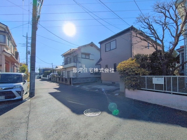 G00386940 埼玉県草加市谷塚町 中古一戸建て 3499万円 土地面積109.46m² (約33.11坪) 建物面積99.36m² (約30.05坪) 間取り３ＬＤＫ 築年月1998年11月(築27年)【外観18】