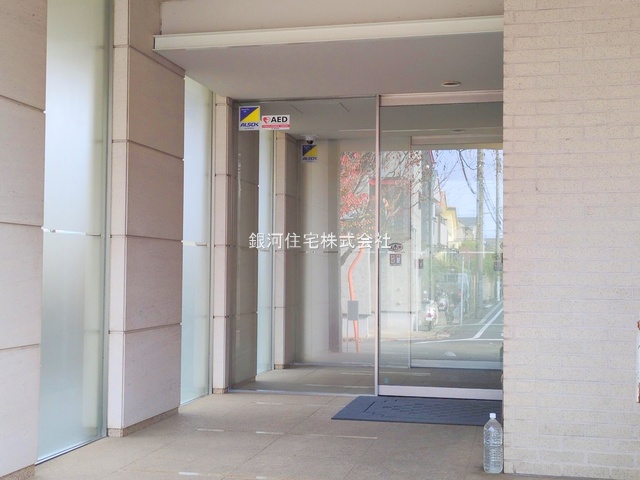 G00386973 東京都調布市上石原３丁目 中古マンション 5380万円 専有面積80.96m² (約24.49坪) 間取り２ＳＬＤＫ 所在階2階 築年月2003年08月(築22年)【外観13】